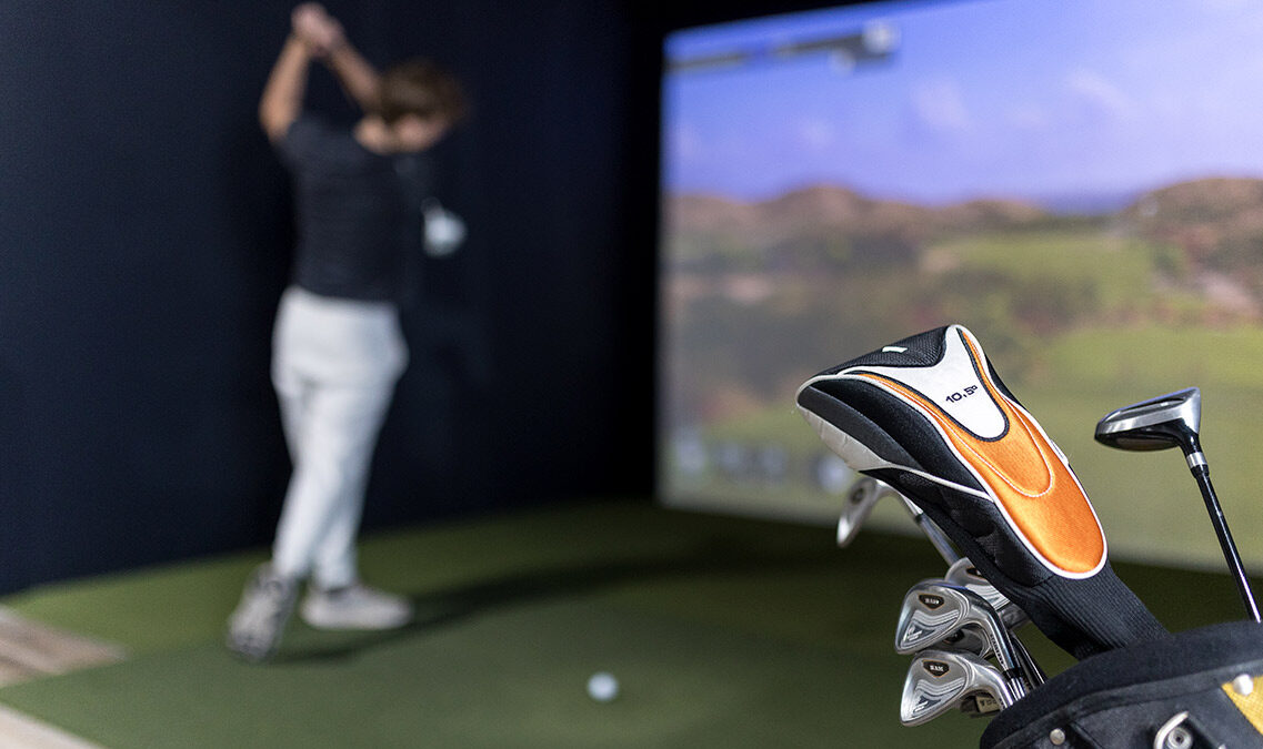 Unlock Your Golf Potential: Top 5 Benefits of Indoor Golfing