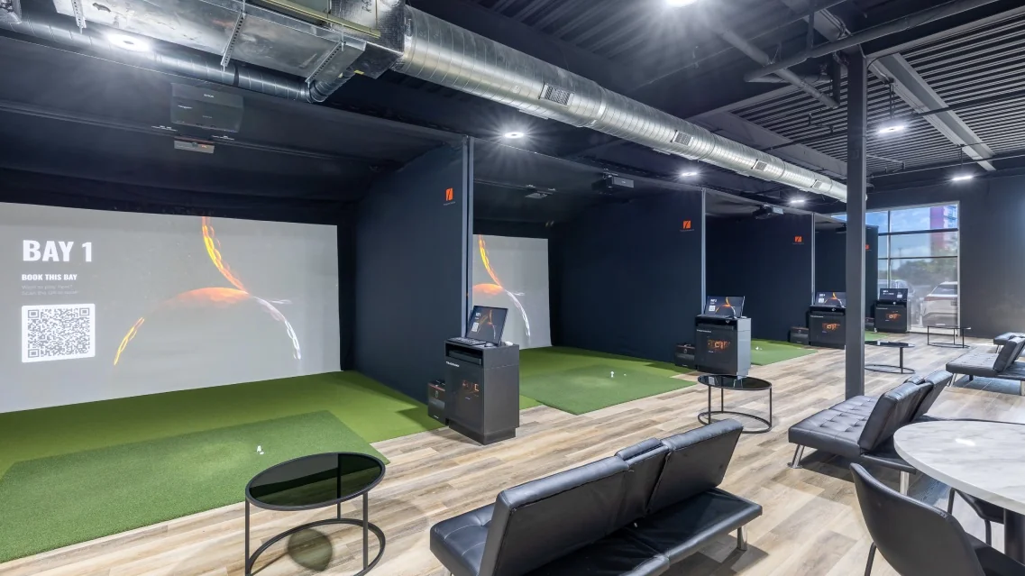 Best Time to Book Indoor Golf: Peak Hours, Pricing & Pro Tips